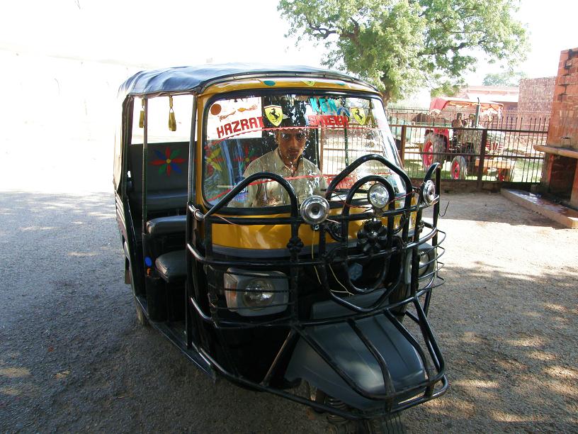 auto-rickshaw, Fatehpur  Sikri