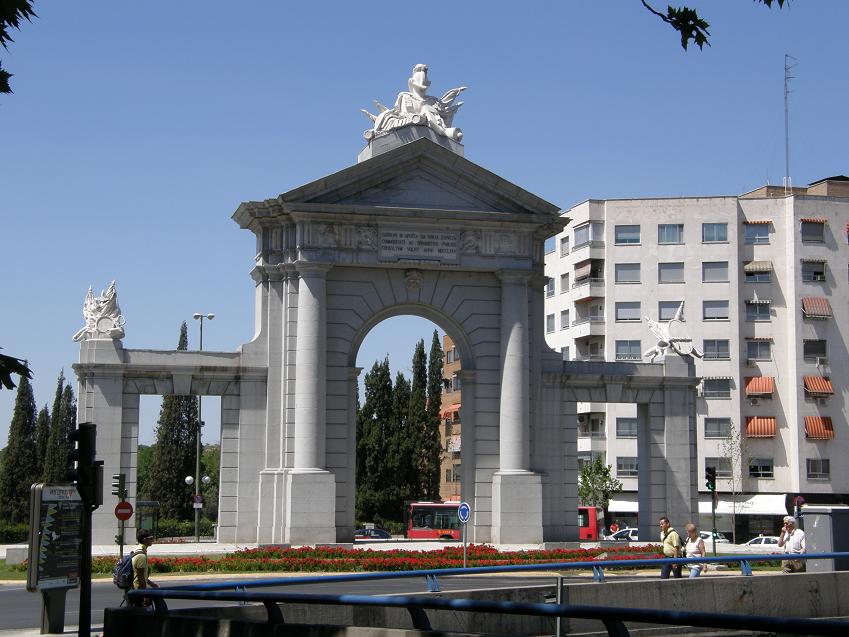 Puerta de San Vicente, Madrid